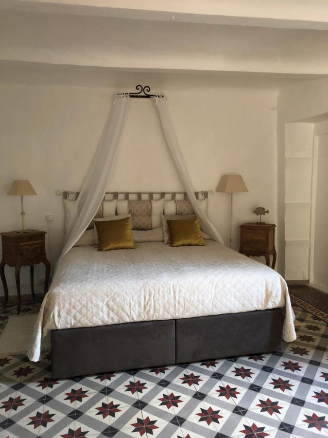 Les Dames De Saint Florent Exterior photo